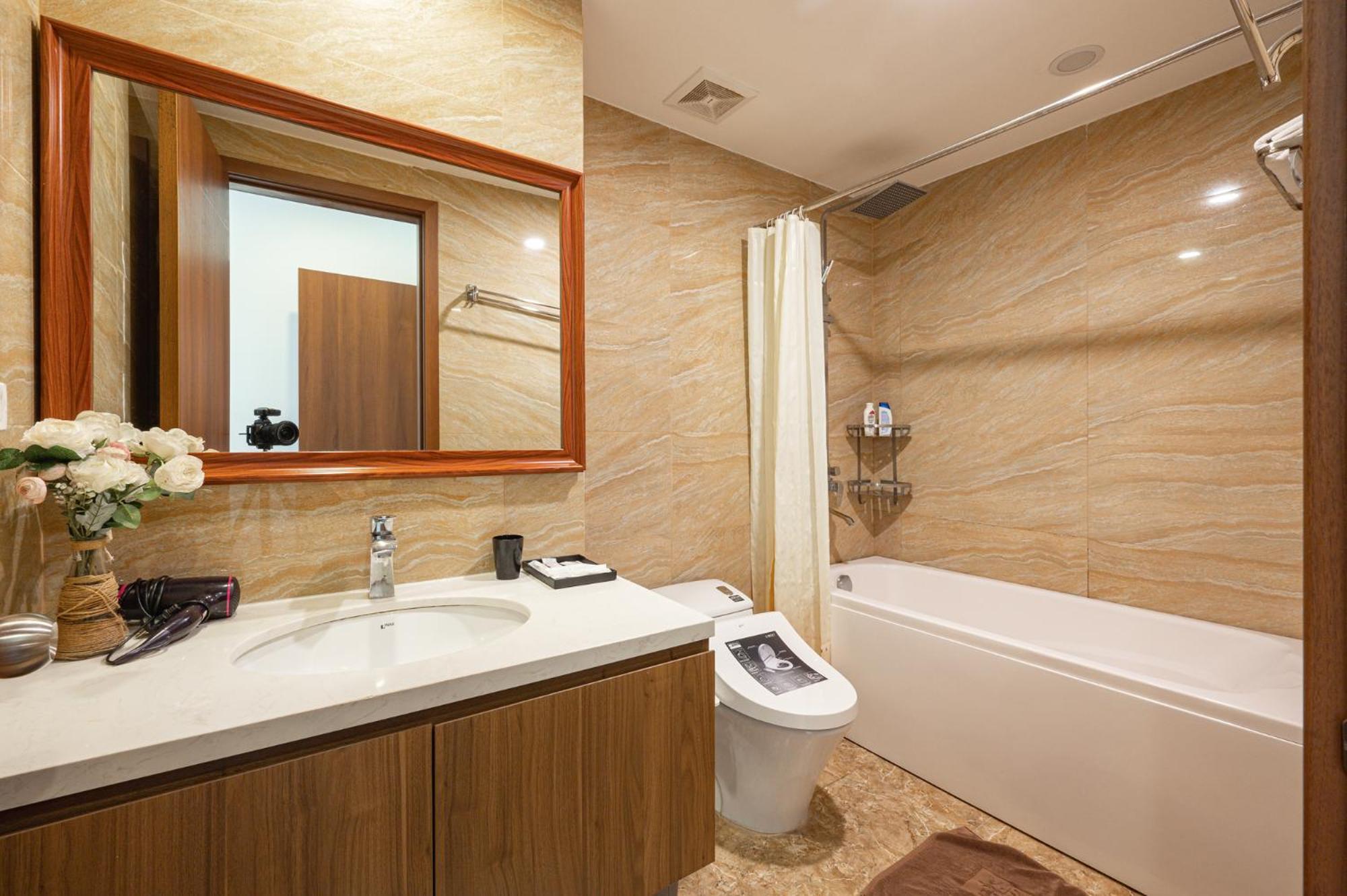 Luxe Paradise Suites Tay Ho 河内 外观 照片